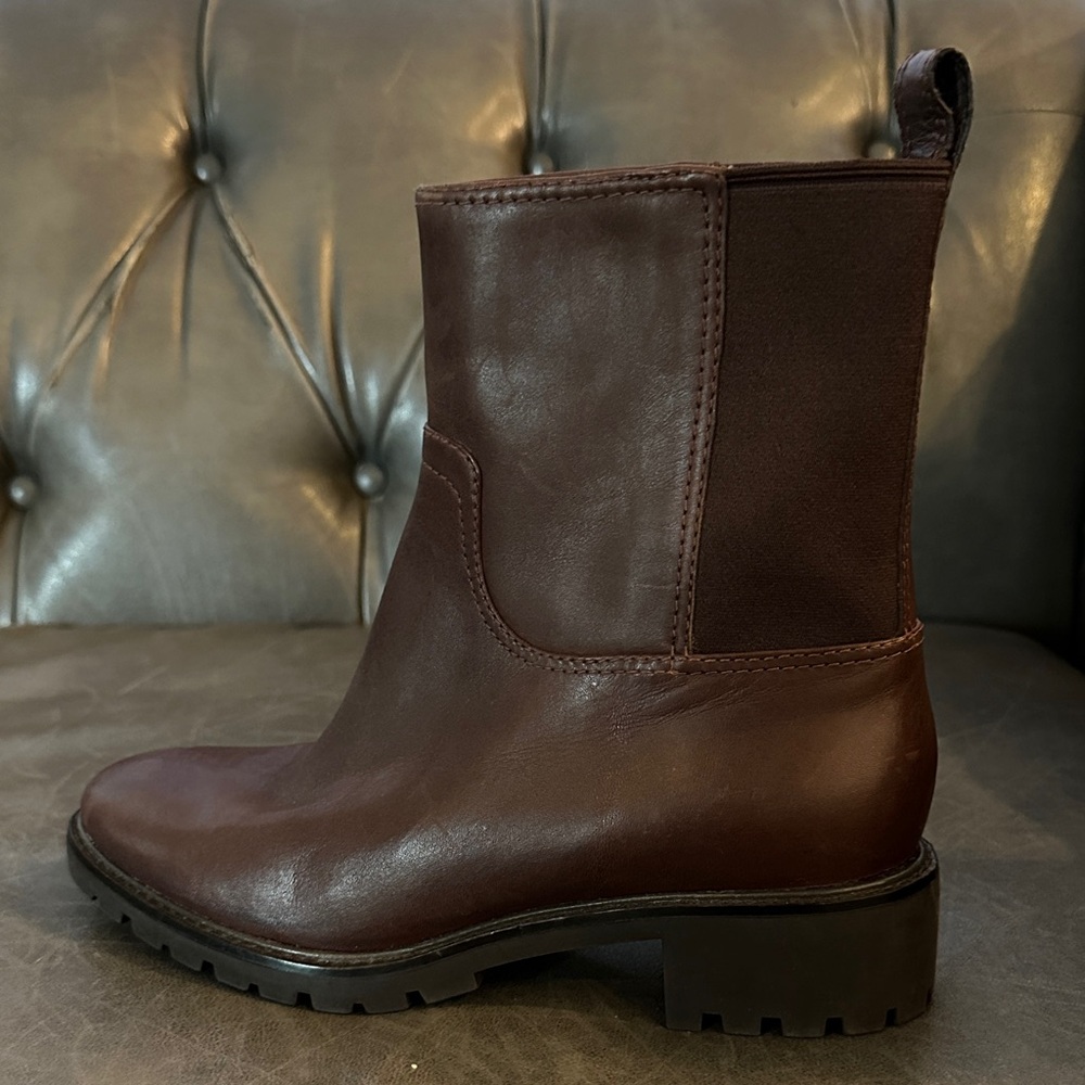 EUC, Look brand new. Cole Haan Elegant Brown Leather Ankle Boots.  Waterproof